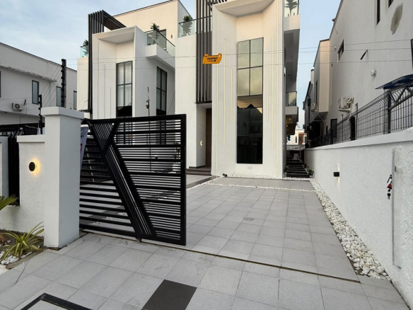 5 Bedroom Luxury Duplex