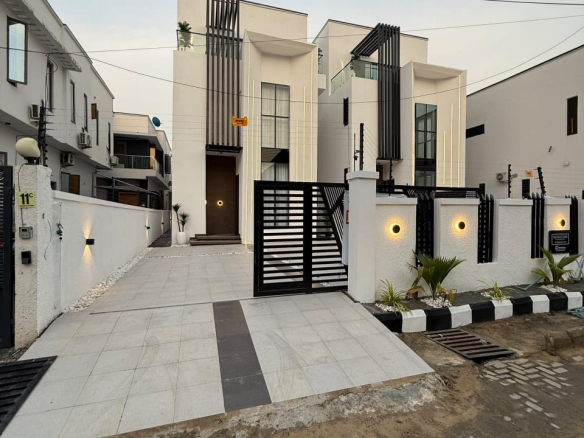 5 Bedroom Luxury Duplex