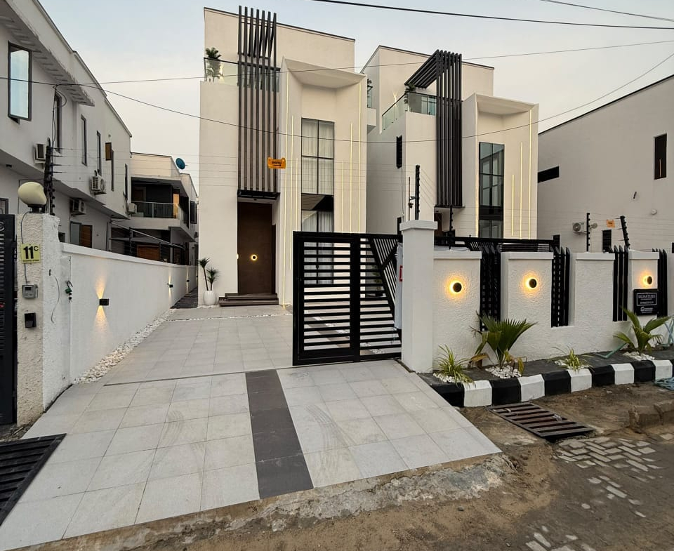 5 Bedroom Luxury Duplex