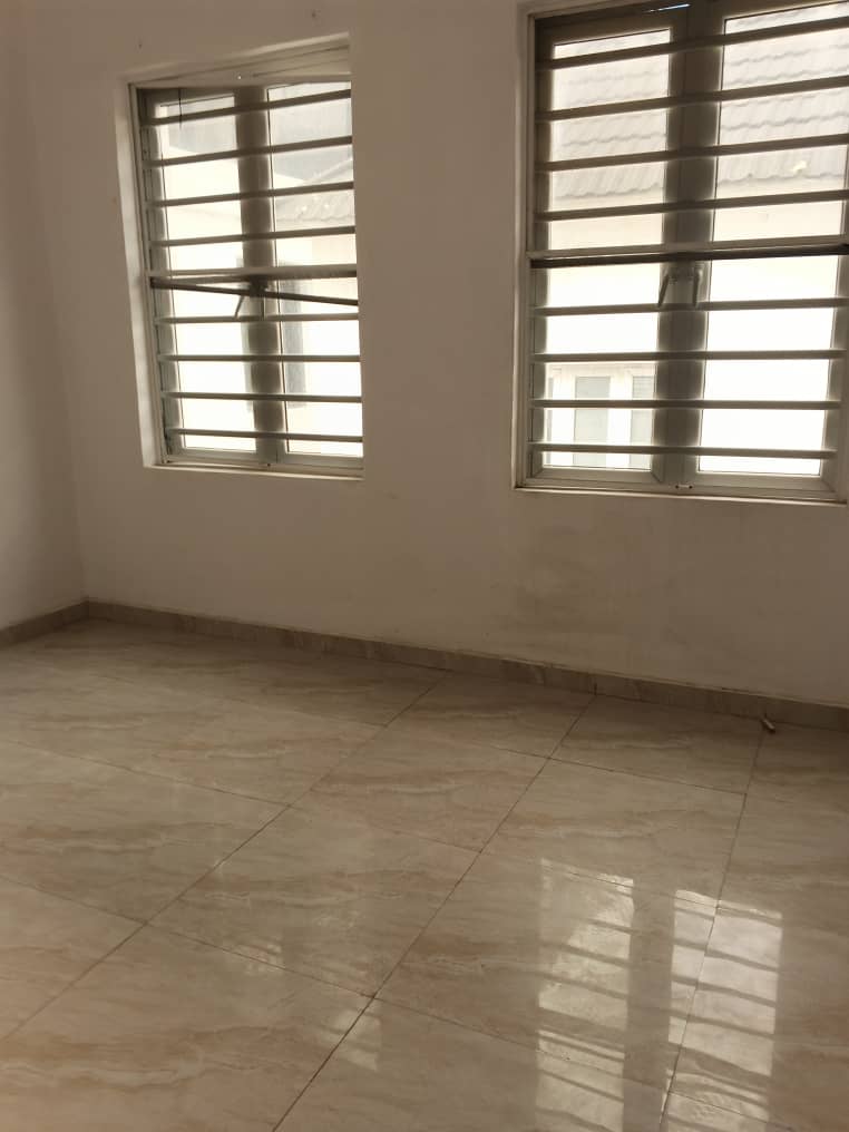 1000148076 4-BEDROOM TERRANCE DUPLEX