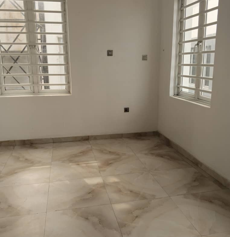 4-BEDROOM TERRANCE DUPLEX