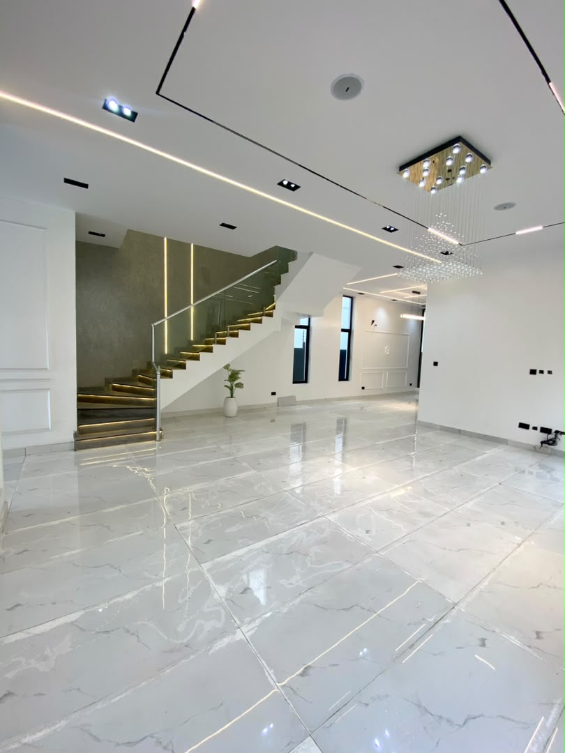 1000214655 5 BEDROOM FULLY DETACHED DUPLEX WITH S/ POOL, BQ