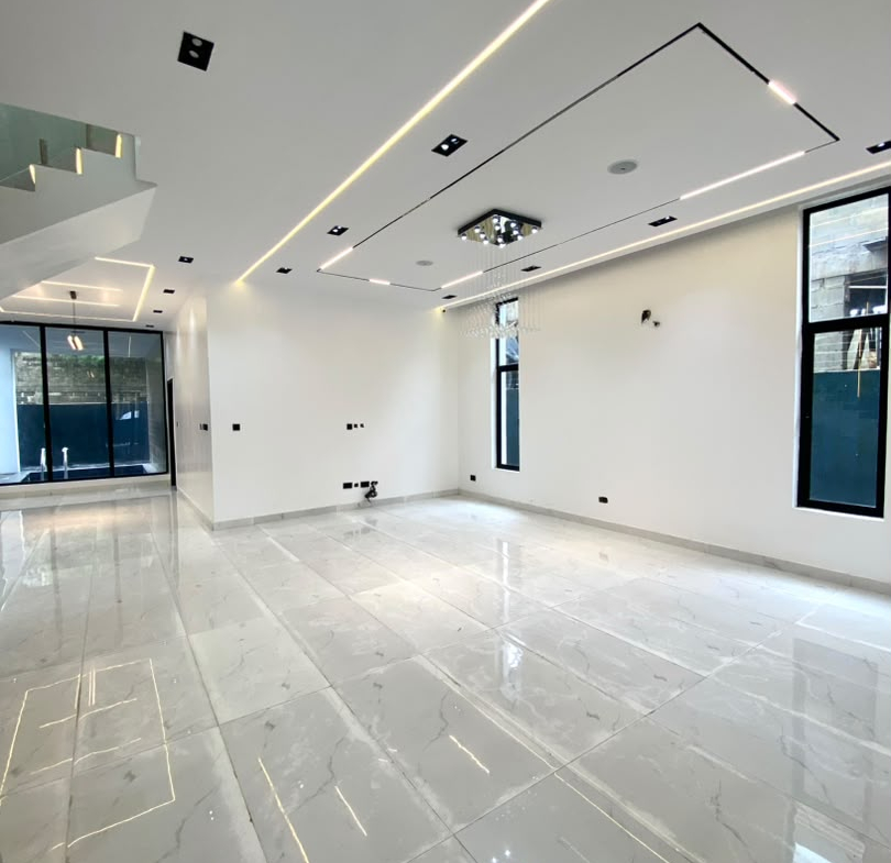 5 BEDROOM FULLY DETACHED DUPLEX WITH S/ POOL, BQ