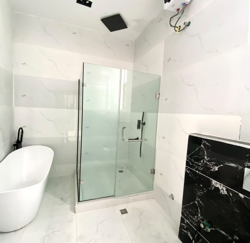 5 BEDROOM FULLY DETACHED DUPLEX WITH S/ POOL, BQ