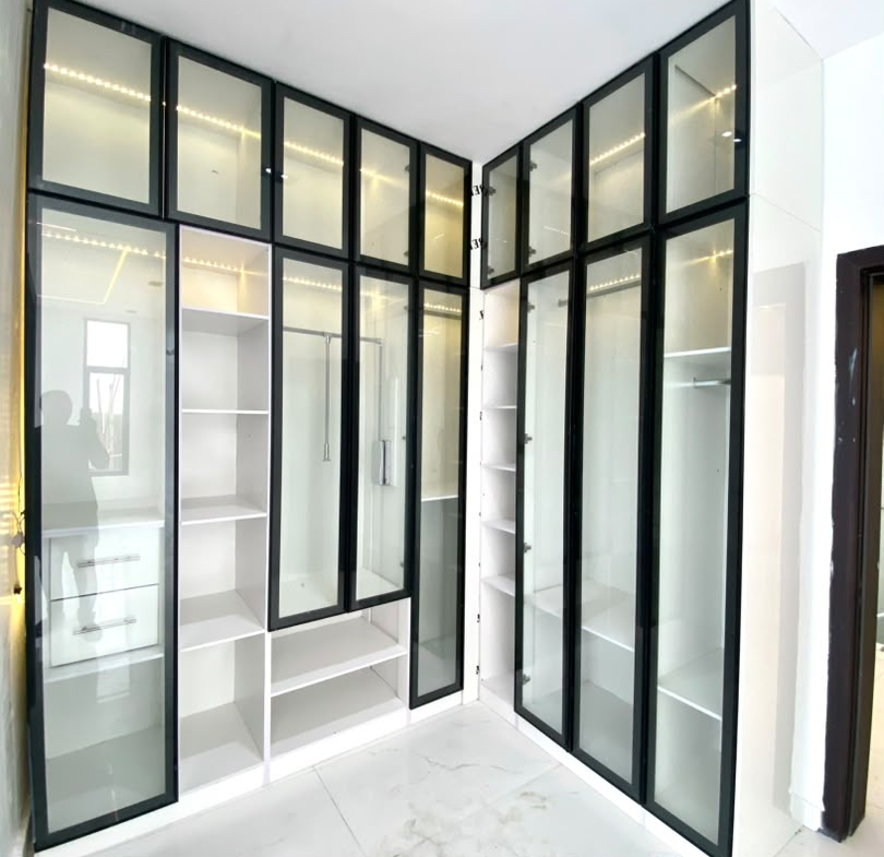 5 BEDROOM FULLY DETACHED DUPLEX WITH S/ POOL, BQ