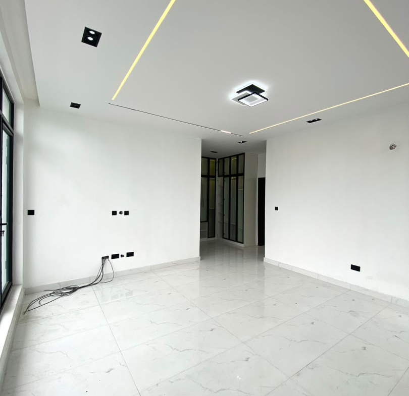 5 BEDROOM FULLY DETACHED DUPLEX WITH S/ POOL, BQ