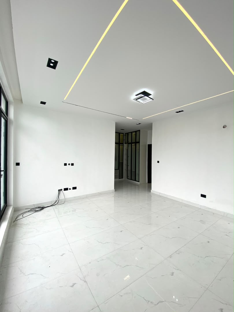 1000214670 5 BEDROOM FULLY DETACHED DUPLEX WITH S/ POOL, BQ