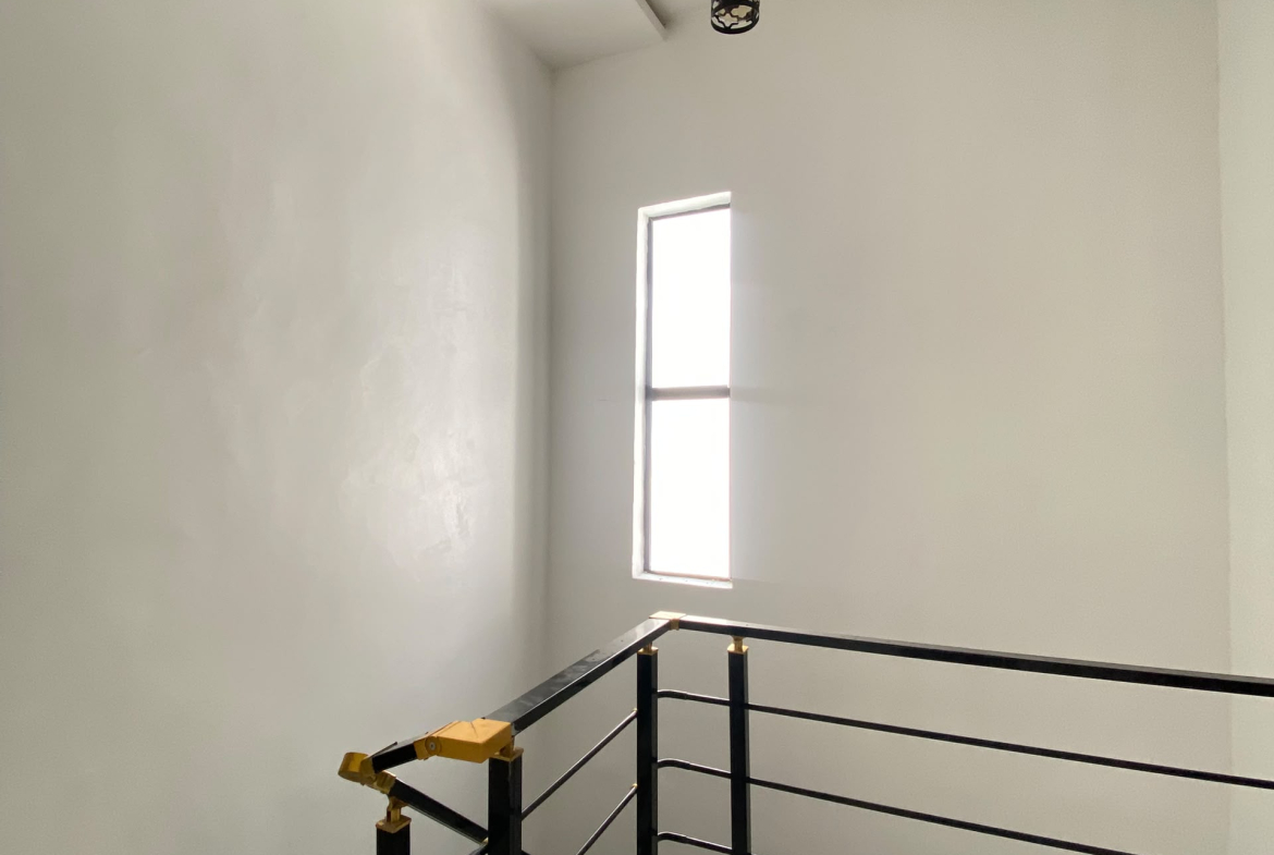 5 BEDROOM FULLY DETACHED DUPLEX WITH S/ POOL, BQ