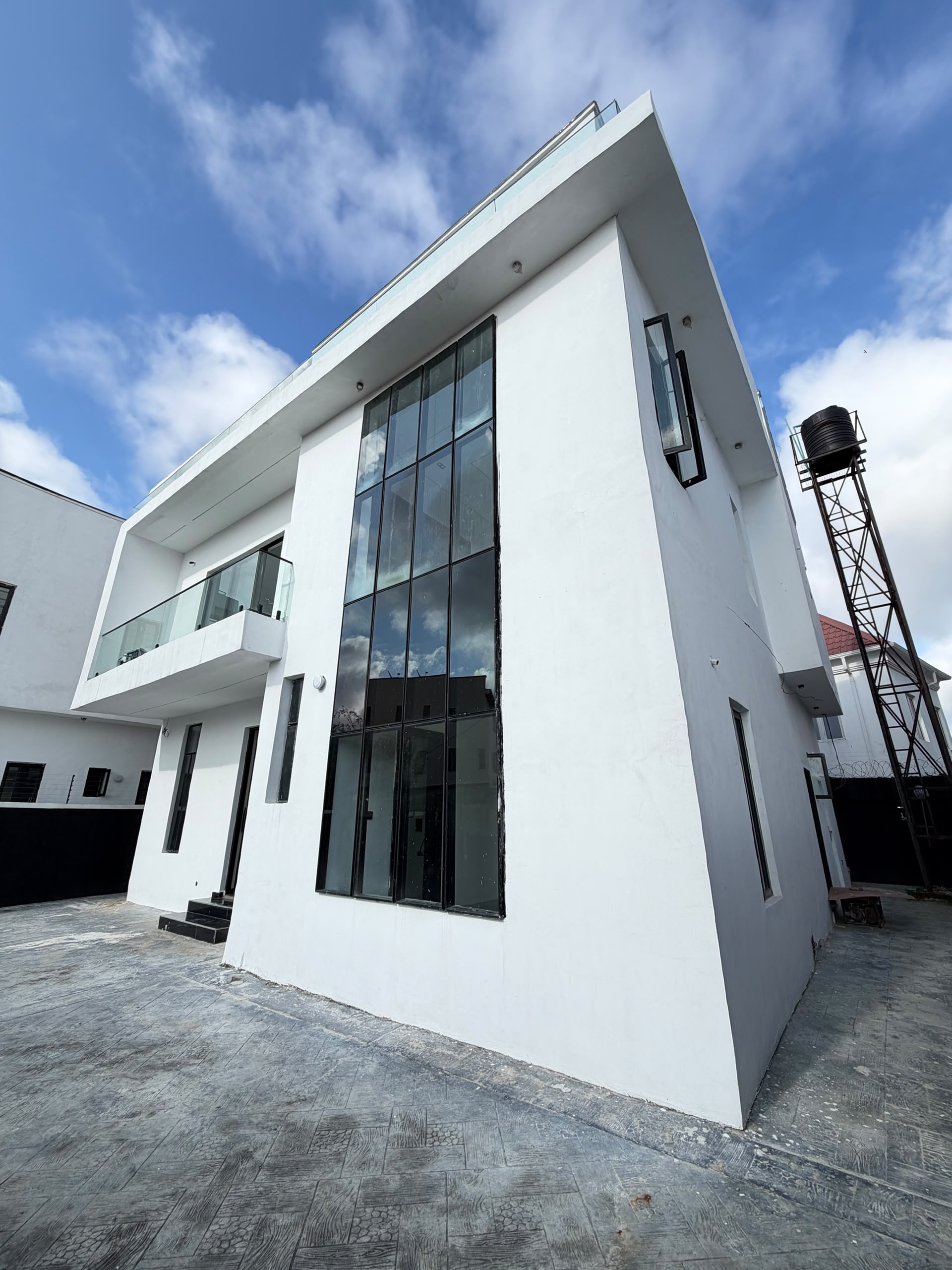 A MAGNIFICENT 4 BEDROOM FULLY DETACHED DUPLEX WITH BQ*