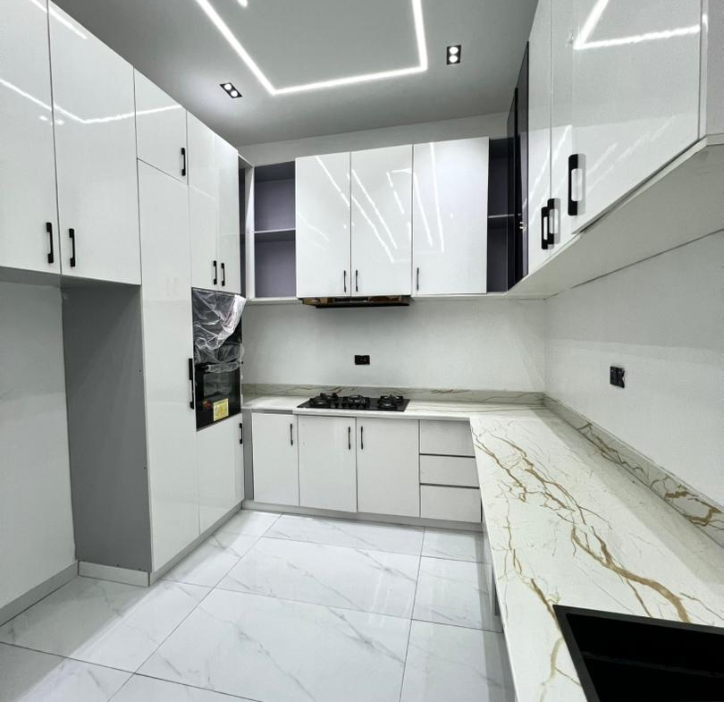 5-Bedroom Detached House + Swimming Pool & BQ