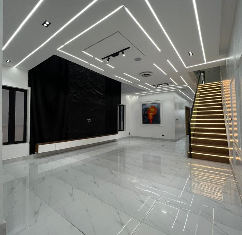 5-Bedroom Detached House + Swimming Pool & BQ