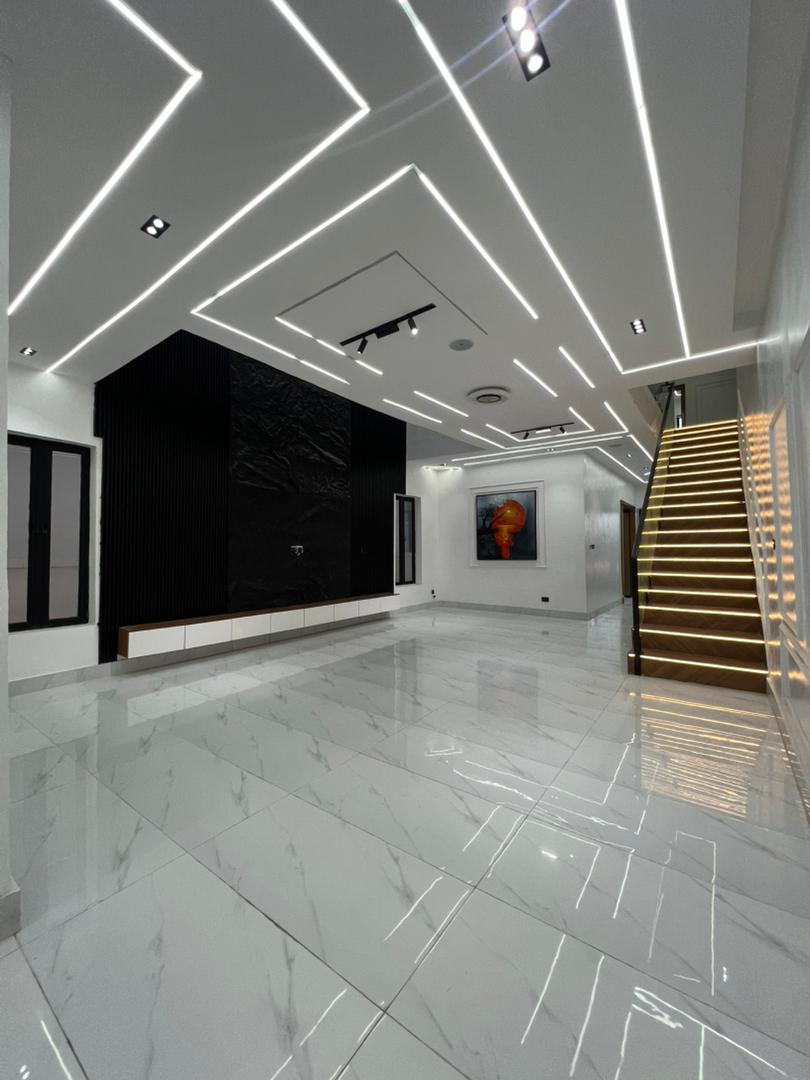 23954 5-Bedroom Detached House + Swimming Pool & BQ