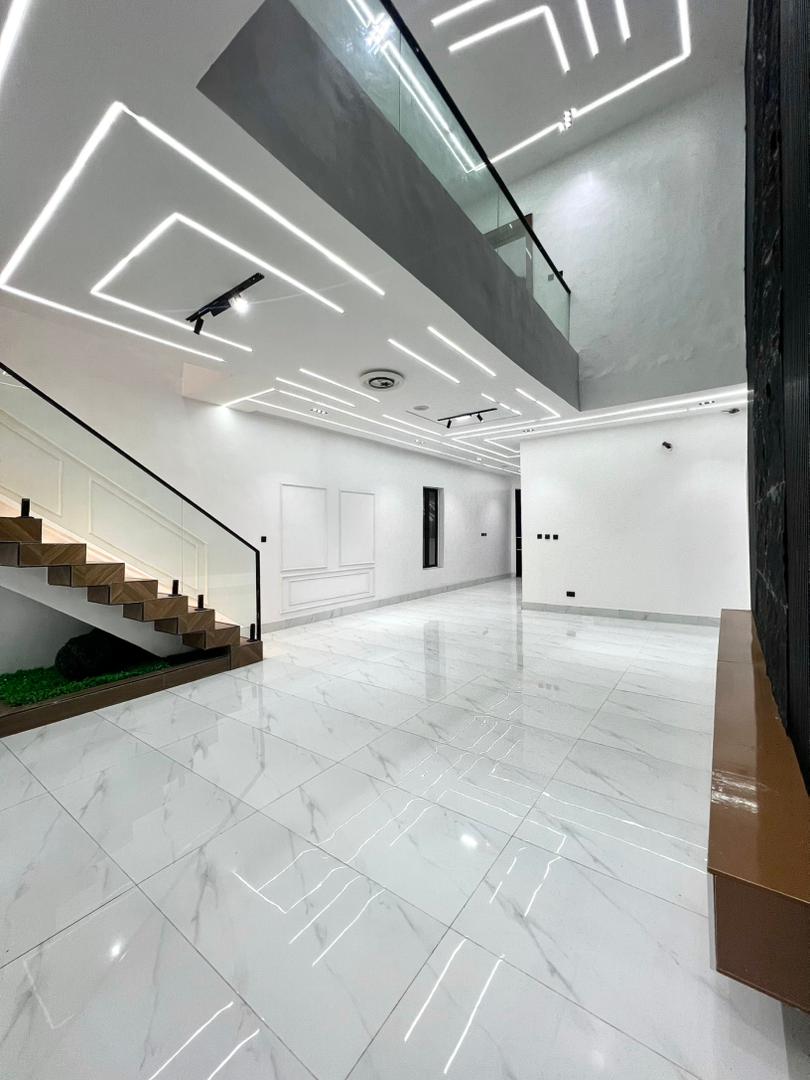 23958 5-Bedroom Detached House + Swimming Pool & BQ