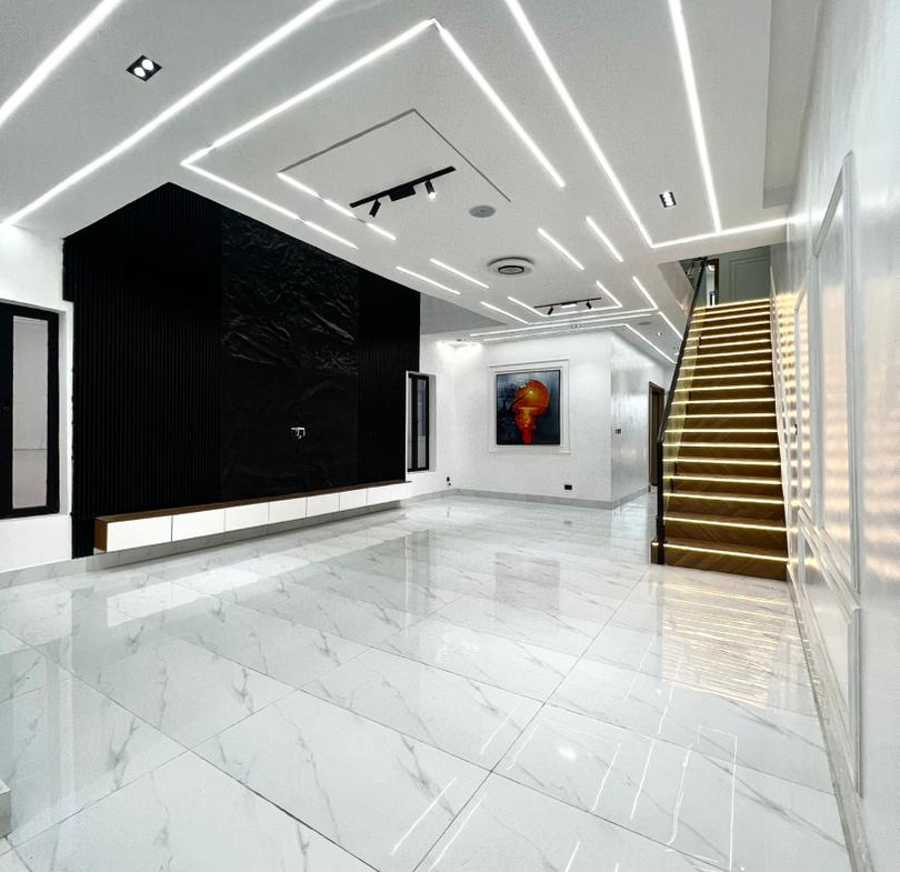 5-Bedroom Detached House + Swimming Pool & BQ