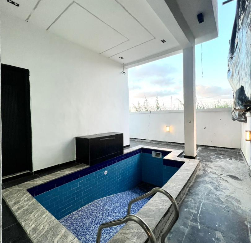 5-Bedroom Detached House + Swimming Pool & BQ