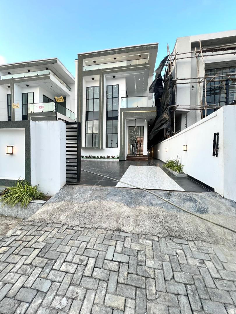 23976 5-Bedroom Detached House + Swimming Pool & BQ