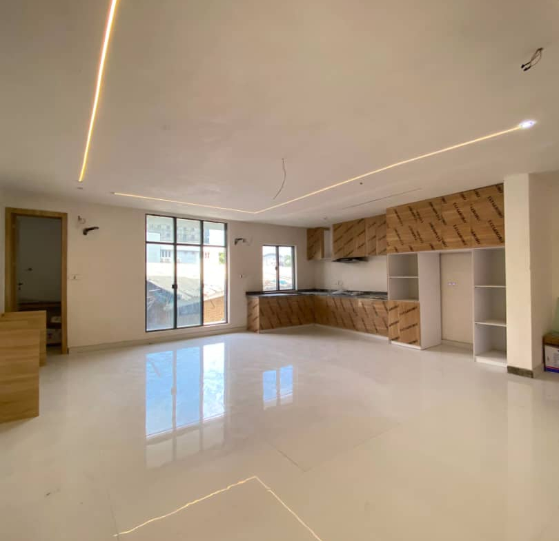 2-BEDROOM APARTMENT WITH ELEVATOR & GYM