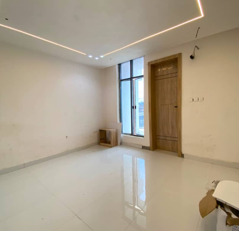 2-BEDROOM APARTMENT WITH ELEVATOR & GYM