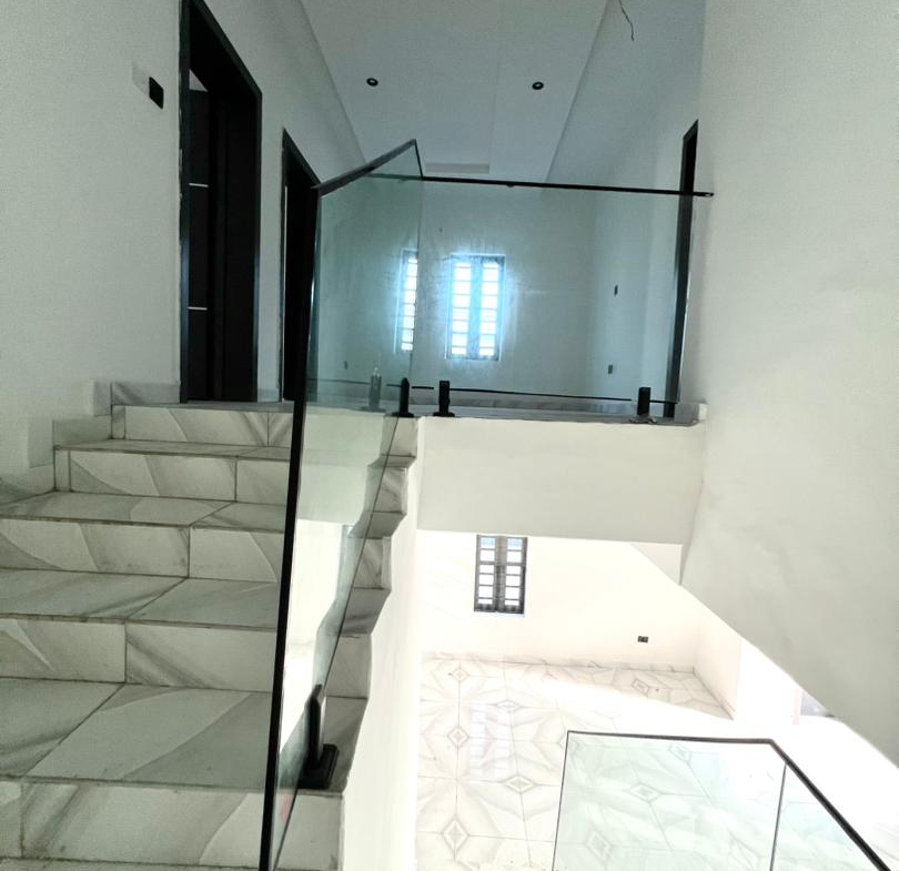 3 & 4 BED TERRACED DUPLEX WITH GYM & S/POOL