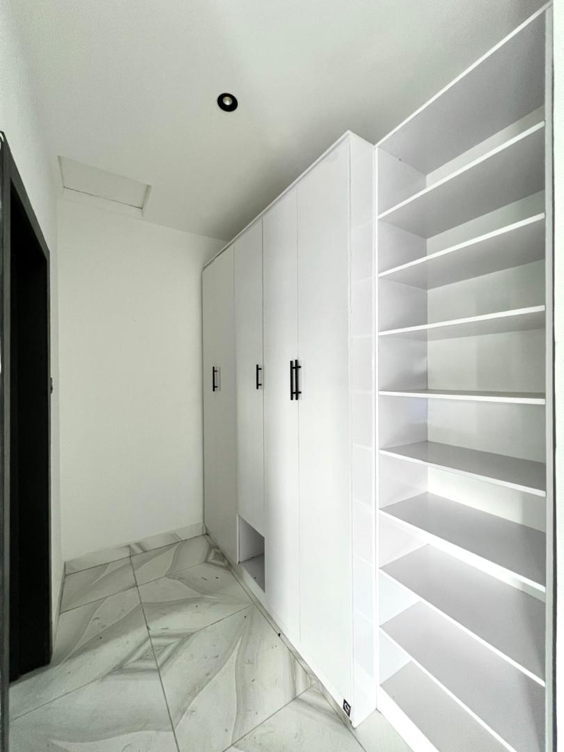 3 & 4 BED TERRACED DUPLEX WITH GYM & S/POOL