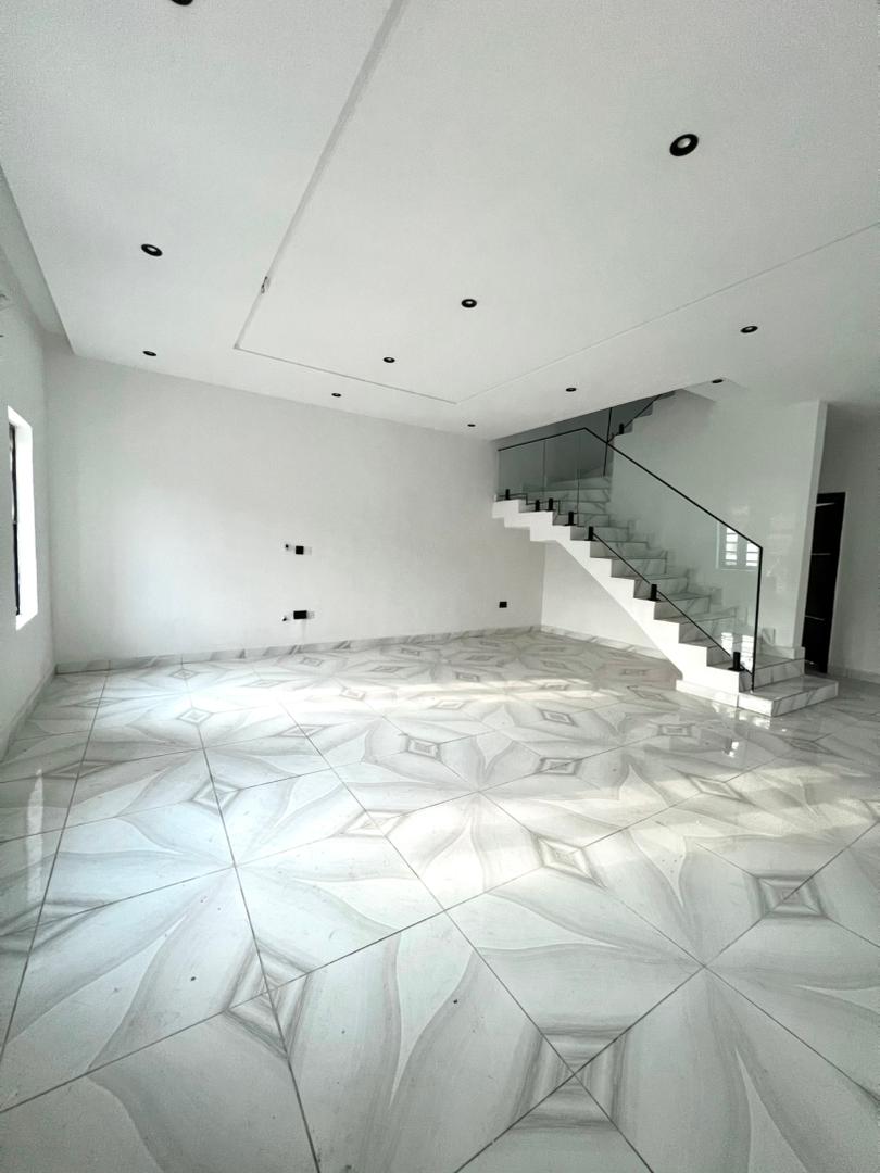 3 & 4 BED TERRACED DUPLEX WITH GYM & S/POOL