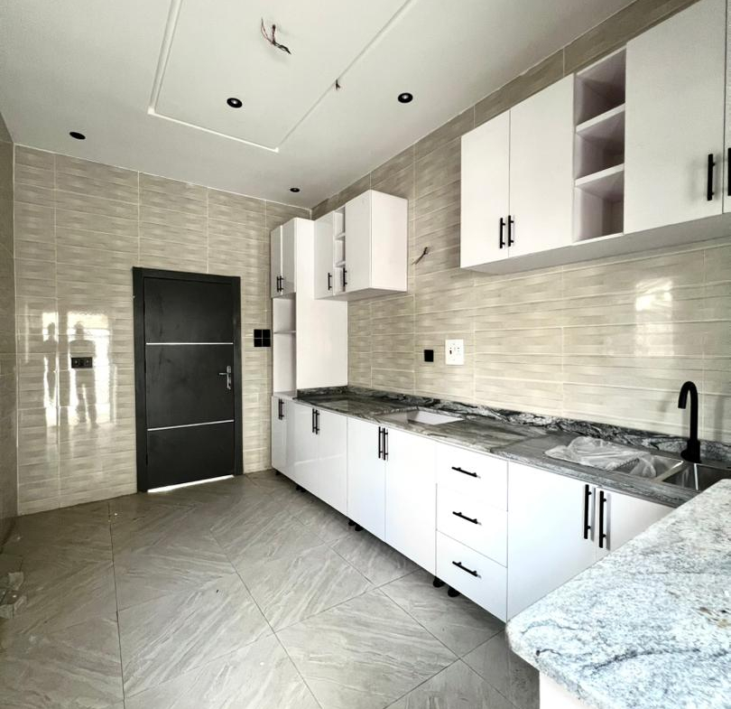 3 & 4 BED TERRACED DUPLEX WITH GYM & S/POOL
