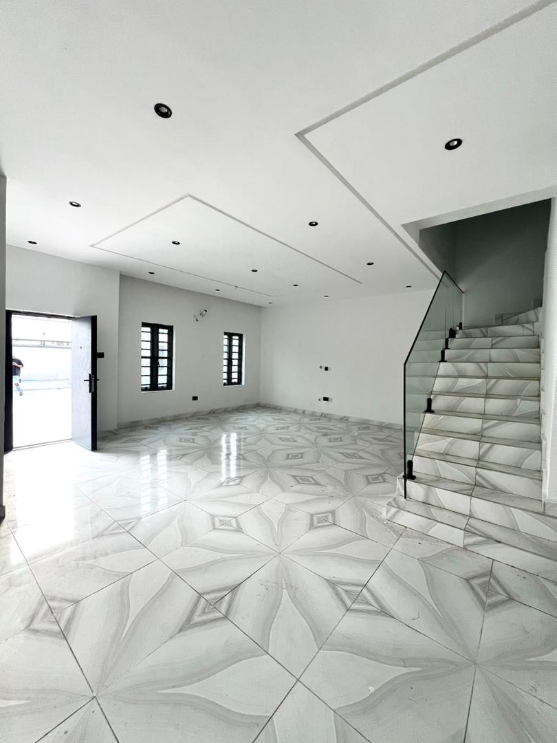 3 & 4 BED TERRACED DUPLEX WITH GYM & S/POOL