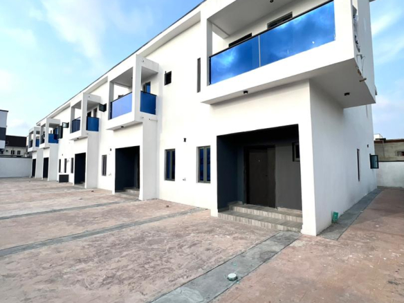3 & 4 BED TERRACED DUPLEX WITH GYM & S/POOL