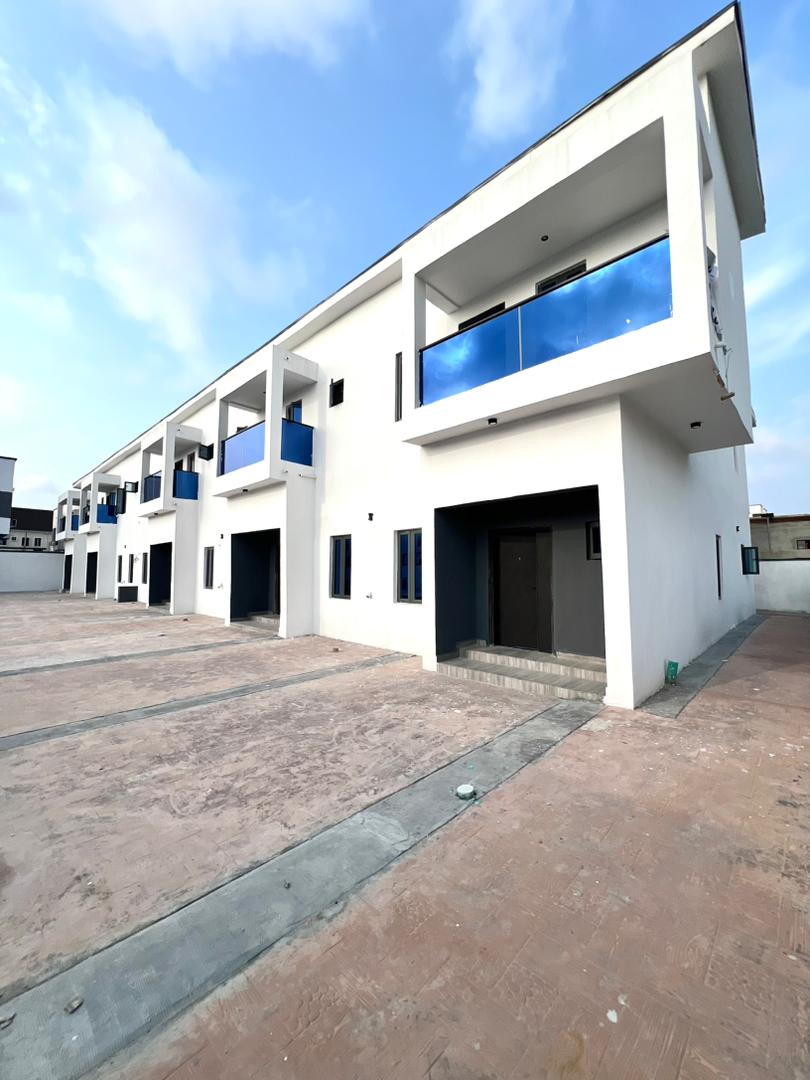 3 & 4 BED TERRACED DUPLEX WITH GYM & S/POOL