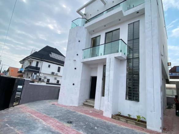 LUXURY 5-BEDROOM FULLY DETACHED DUPLEX WITH BQ
