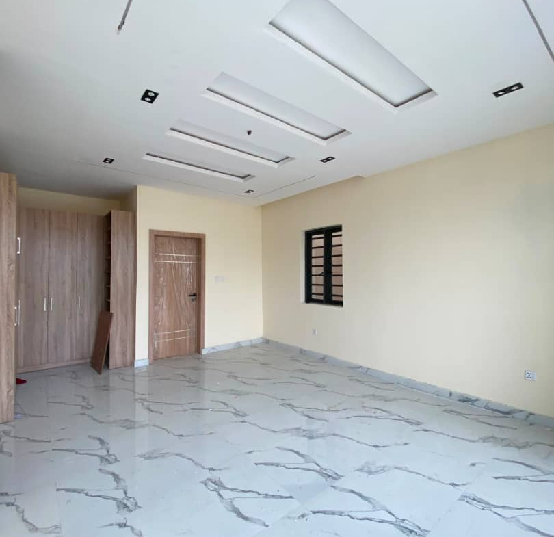 LUXURY 5-BEDROOM FULLY DETACHED DUPLEX WITH BQ