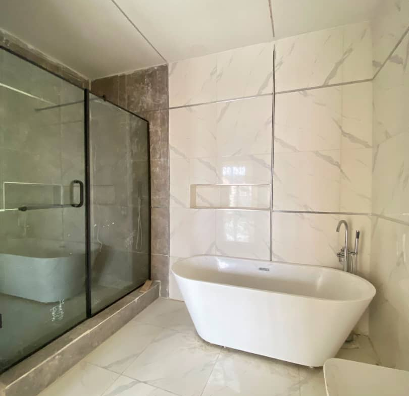 LUXURY 5-BEDROOM FULLY DETACHED DUPLEX WITH BQ