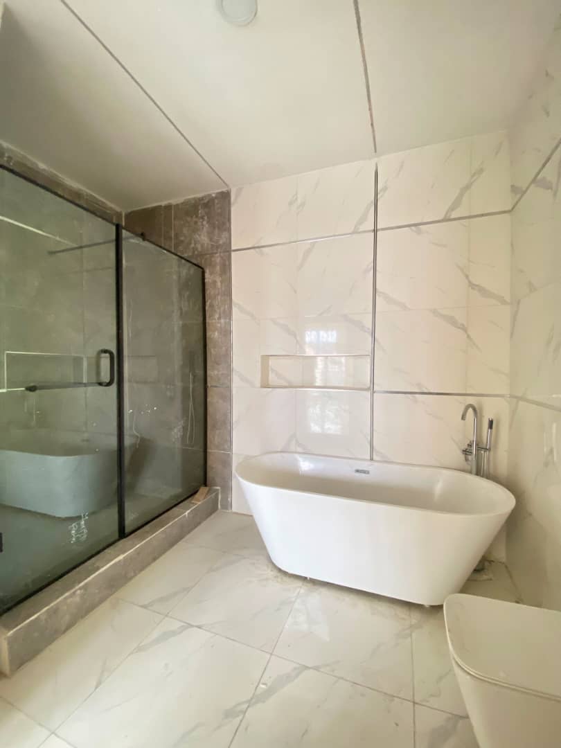 LUXURY 5-BEDROOM FULLY DETACHED DUPLEX WITH BQ