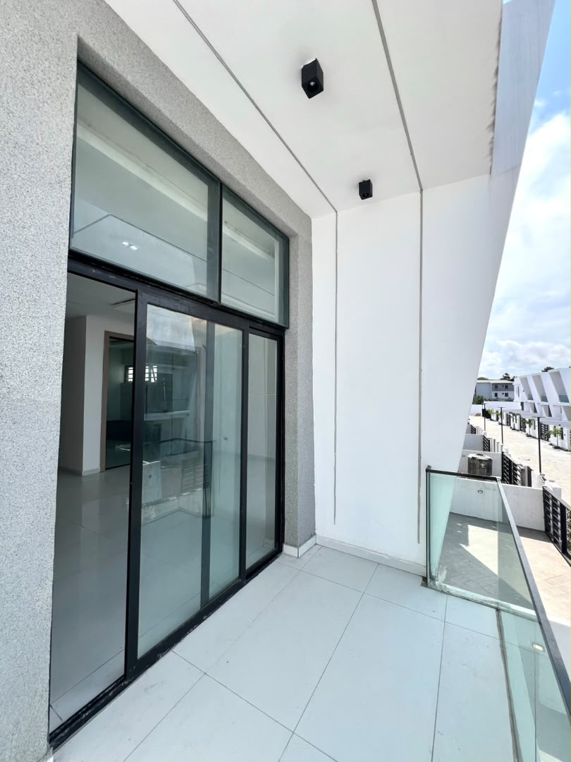 5 BEDROOM DETACHED DUPLEX WITH S/POOL, & BQ