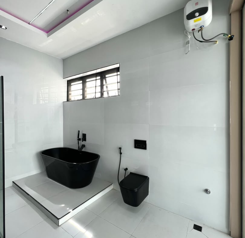 5 BEDROOM DETACHED DUPLEX WITH S/POOL, & BQ