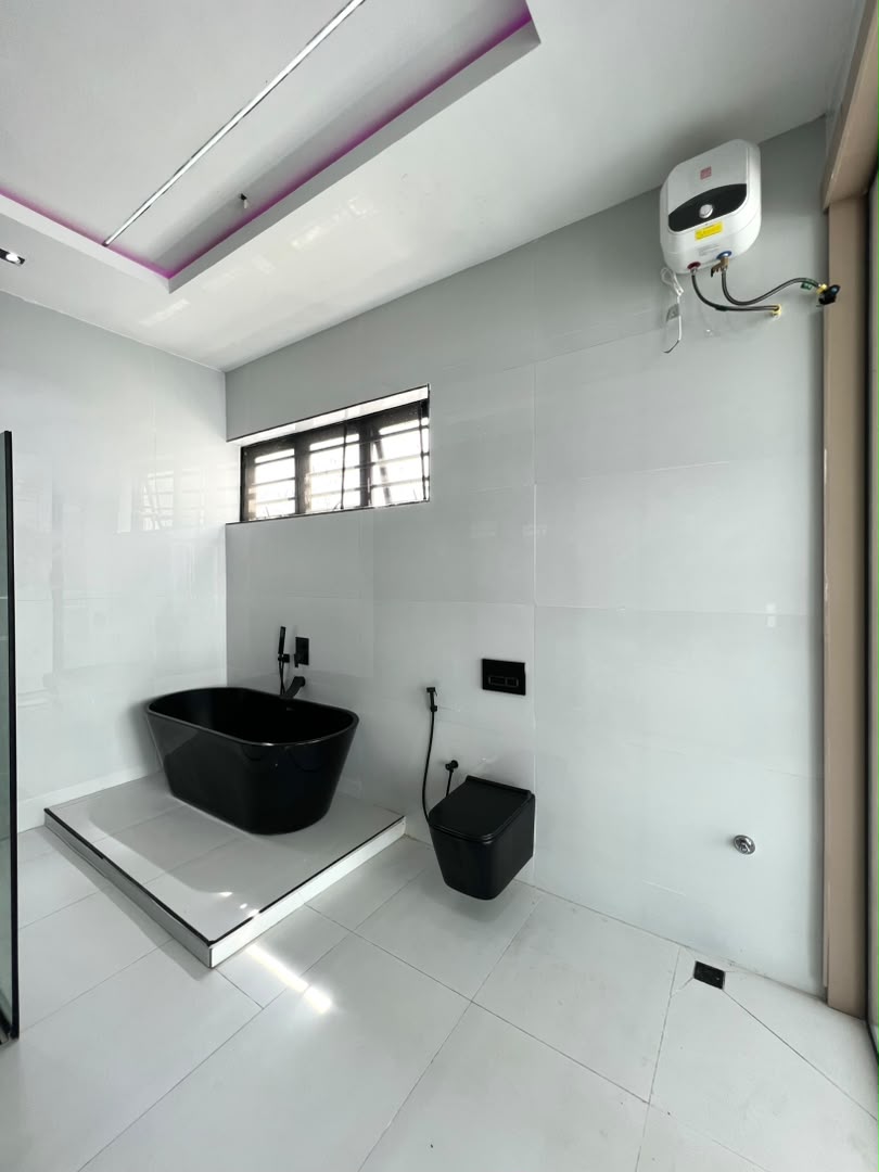 5 BEDROOM DETACHED DUPLEX WITH S/POOL, & BQ