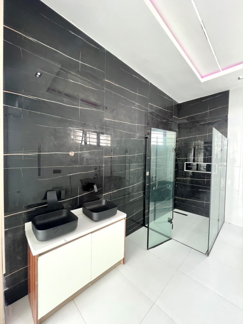 5 BEDROOM DETACHED DUPLEX WITH S/POOL, & BQ