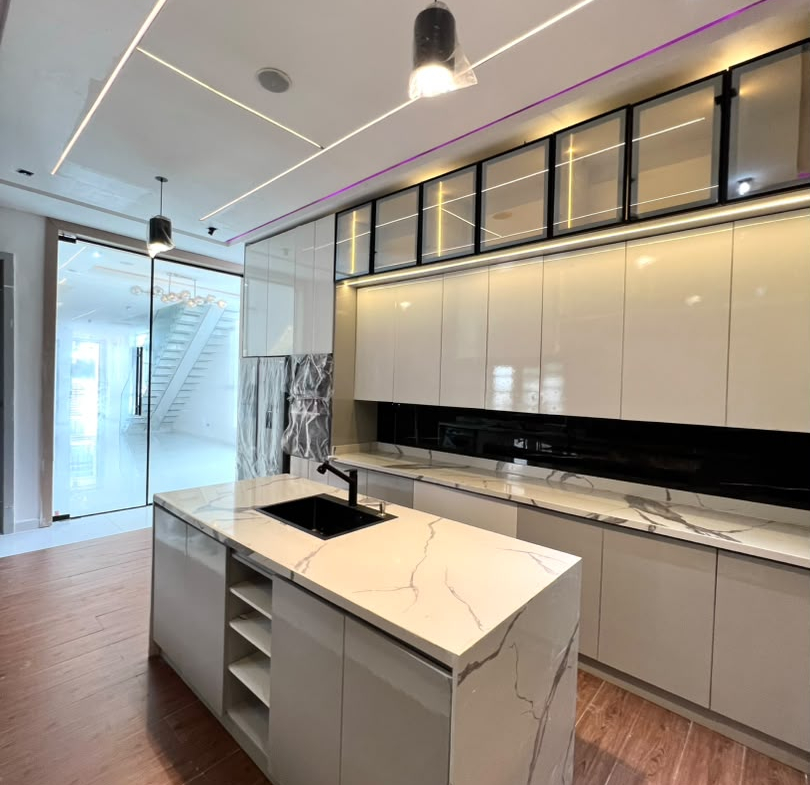 5 BEDROOM DETACHED DUPLEX WITH S/POOL, & BQ