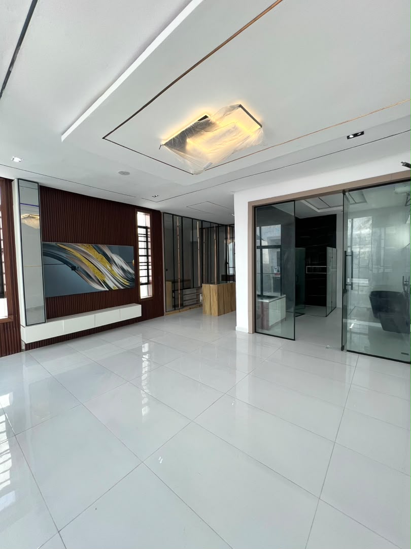 5 BEDROOM DETACHED DUPLEX WITH S/POOL, & BQ