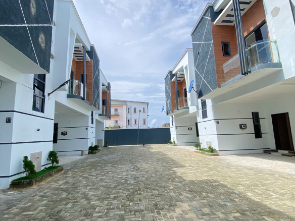 Luxury Redefined: 4-Bedroom Terraced Duplex with Private Pool, Gym & Kids’ Play Area.