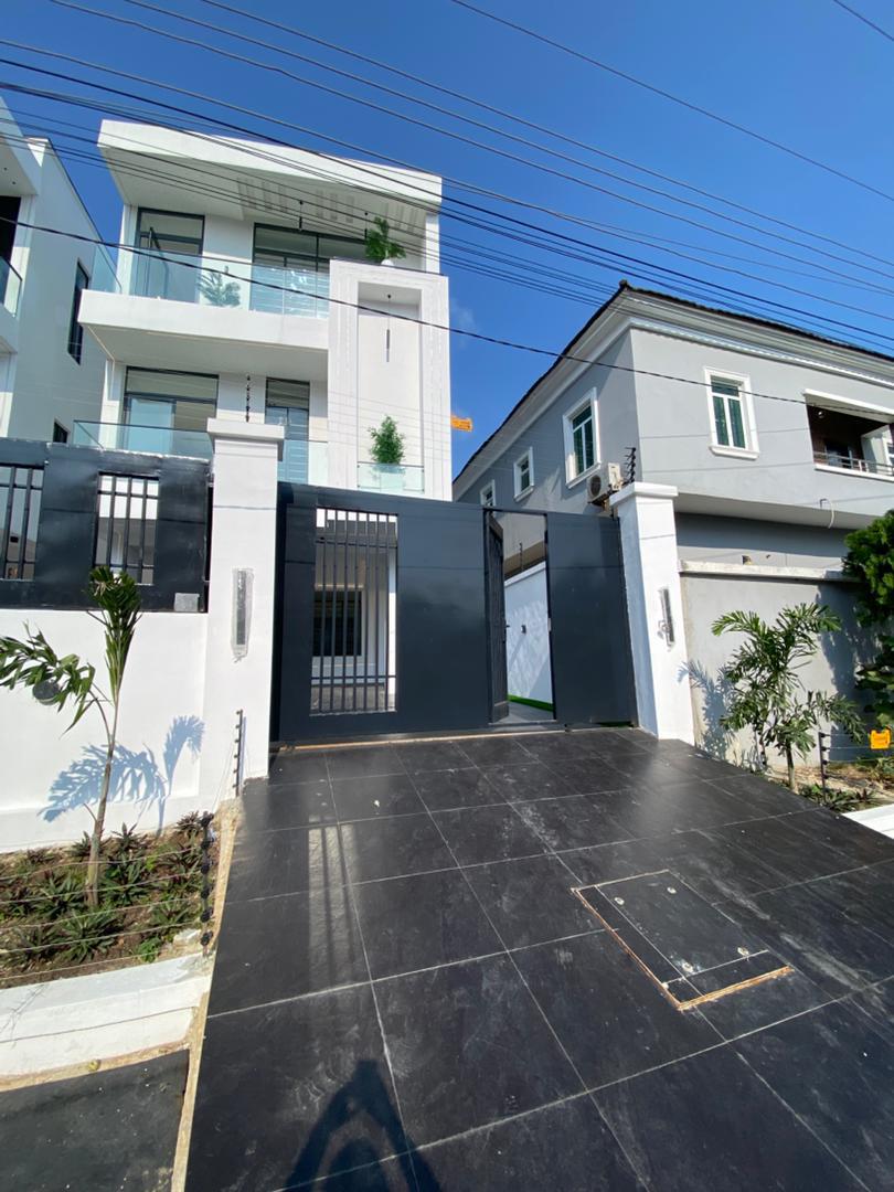 5 Bedroom Fully-Detached Duplex with BQ & Indoor Pool