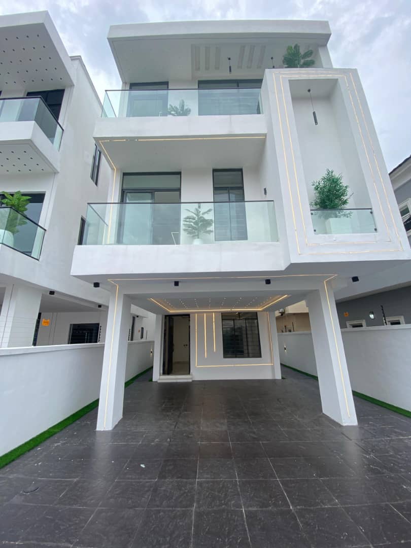 5 Bedroom Fully-Detached Duplex with BQ & Indoor Pool