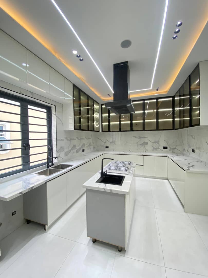 5 Bedroom Fully-Detached Duplex with BQ & Indoor Pool