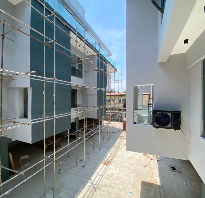 4-BEDROOM TERRACED DUPLEX + BQ