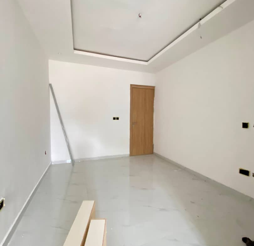 4-BEDROOM TERRACED DUPLEX + BQ