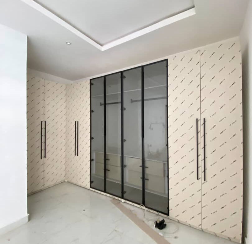 4-BEDROOM TERRACED DUPLEX + BQ