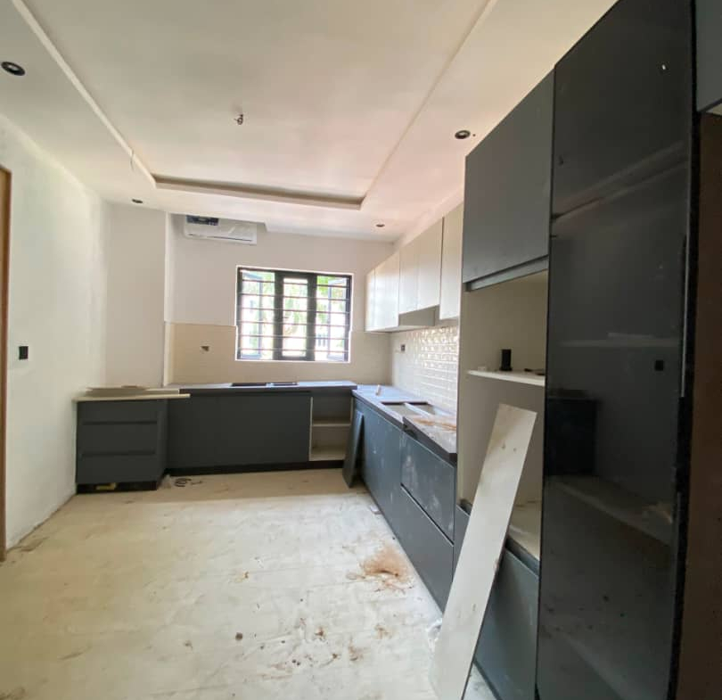 4-BEDROOM TERRACED DUPLEX + BQ