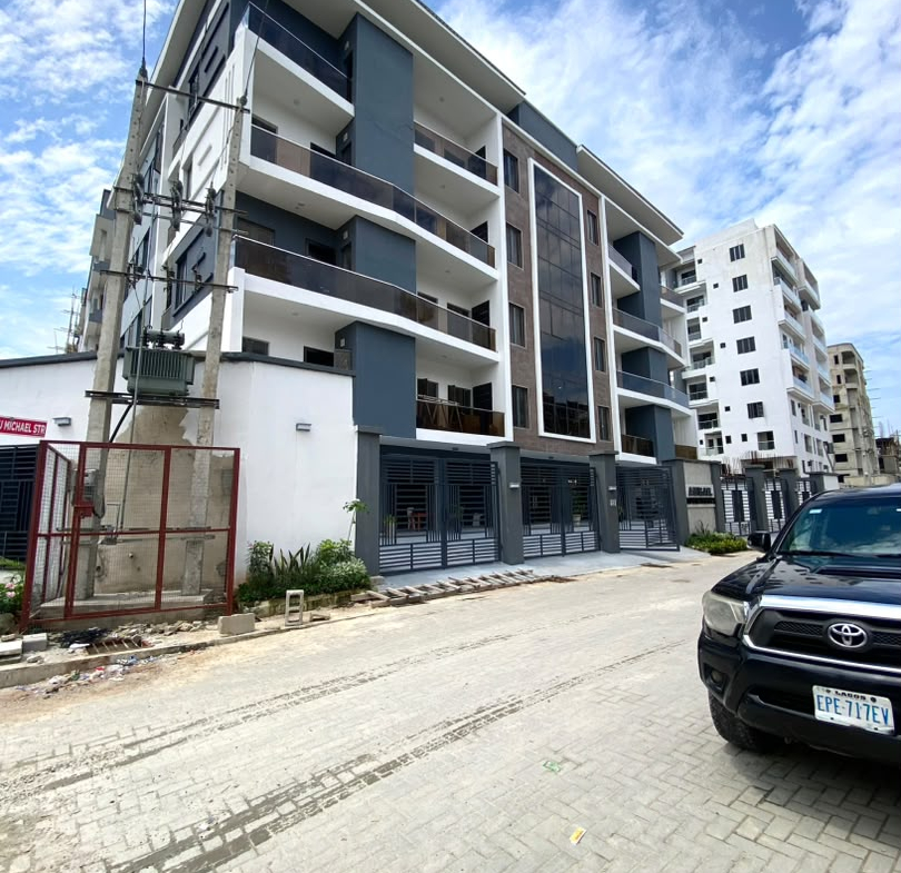 4 BEDROOM APARTMENT WITH ELEVATOR